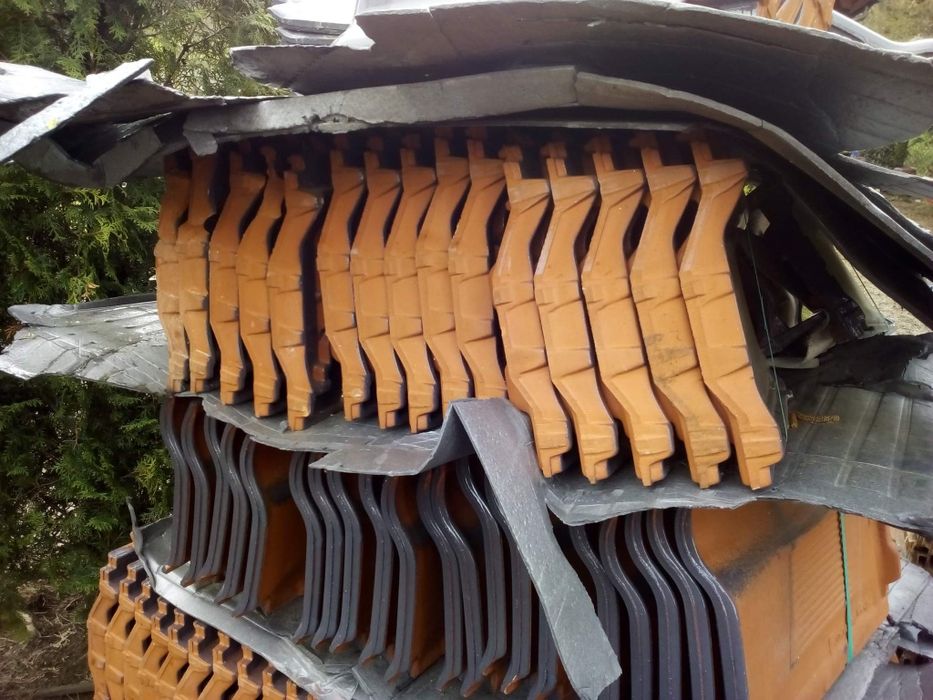 Dachówka ceramiczna piemont roben , glazurowana.