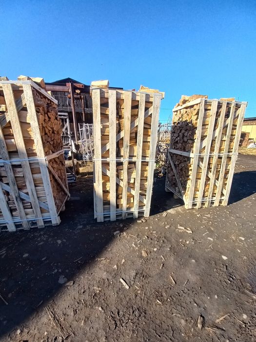 Дрова колоті в ящиках