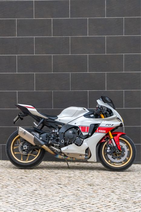 Yamaha r1 world gp 60th anniversary edition