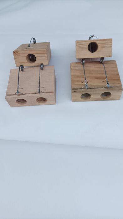 Продаются мышеловки.