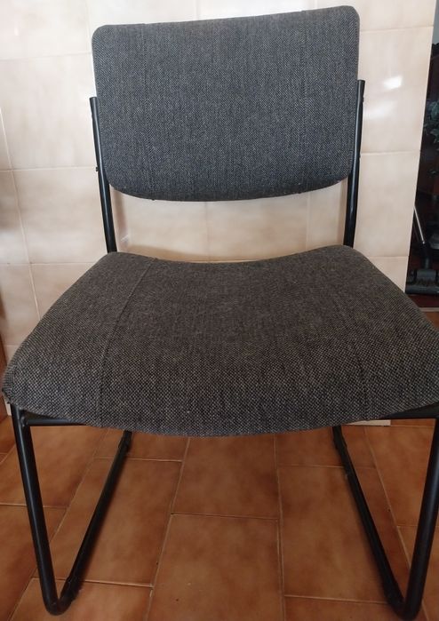 Cadeiras Levira em bom estado