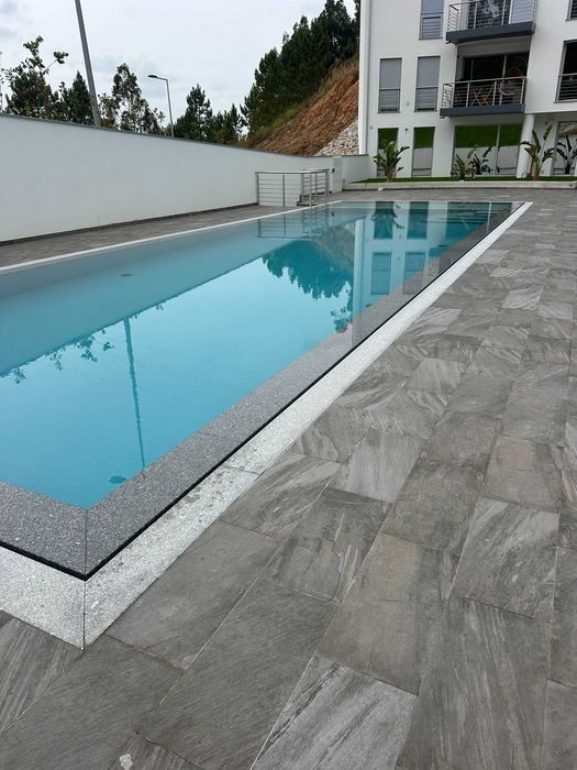 Exclusivo T1 Mobilado c/ Piscina, Ginásio, Spa e Garagem Privada – Pombal