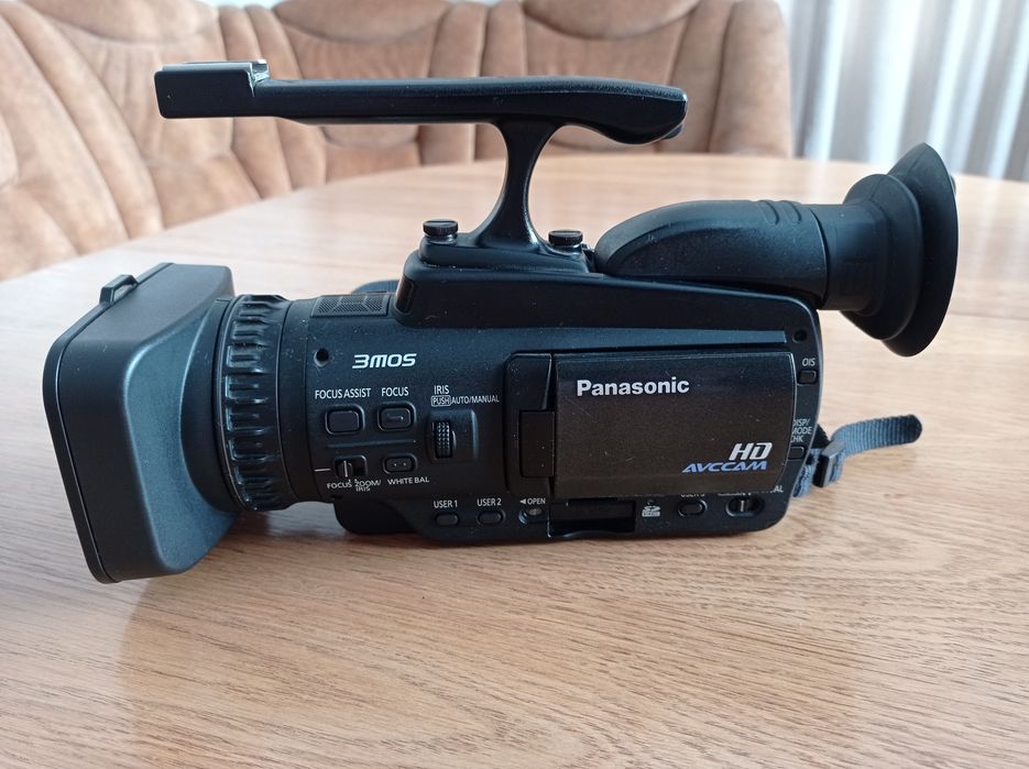Відеокамера Panasonic AG-HMC41E