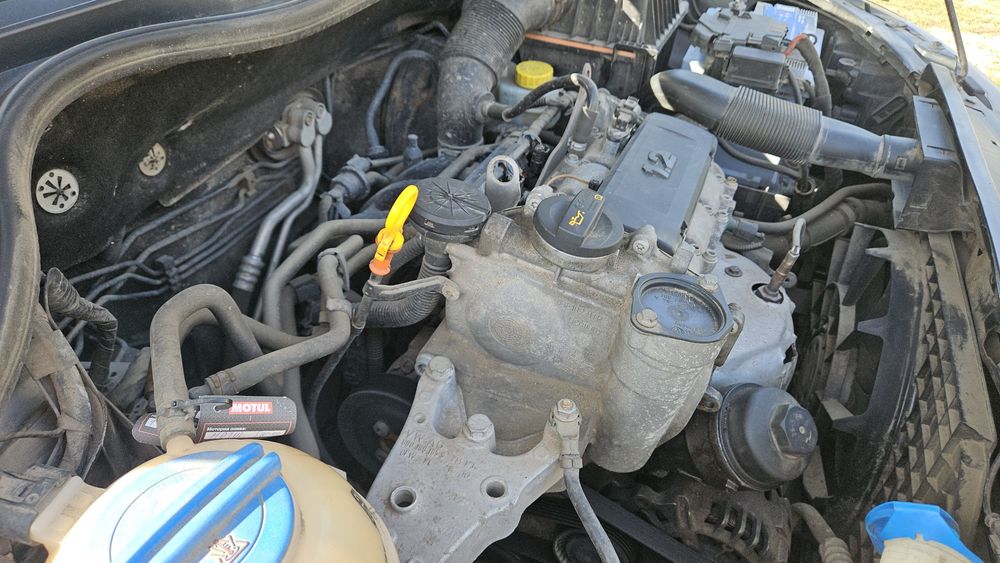 Volkswagen Polo 2010, 1,2 бензин