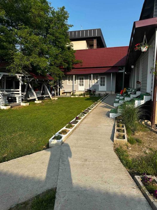 Продається база відпочинку - 2 готелі, кафе та басейн