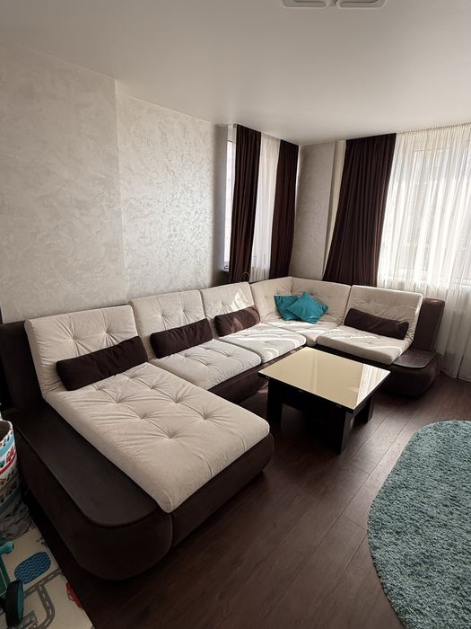 Кутовий диван.