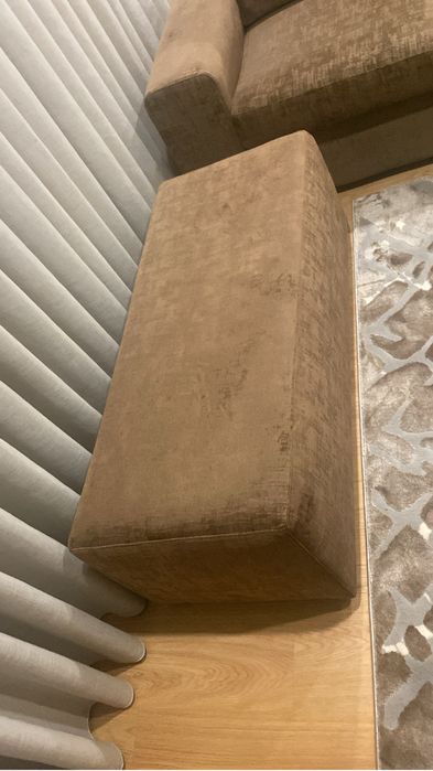 Sofa com chaise long ( 4lugares ) (como novo)