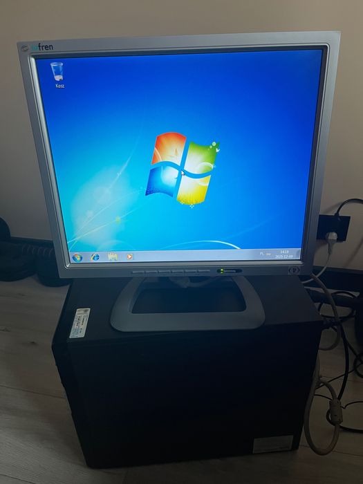 Komputer plus monitor