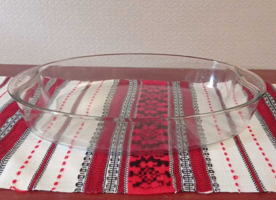 Форма для запікання велика в гарному стані 39х27х6 см