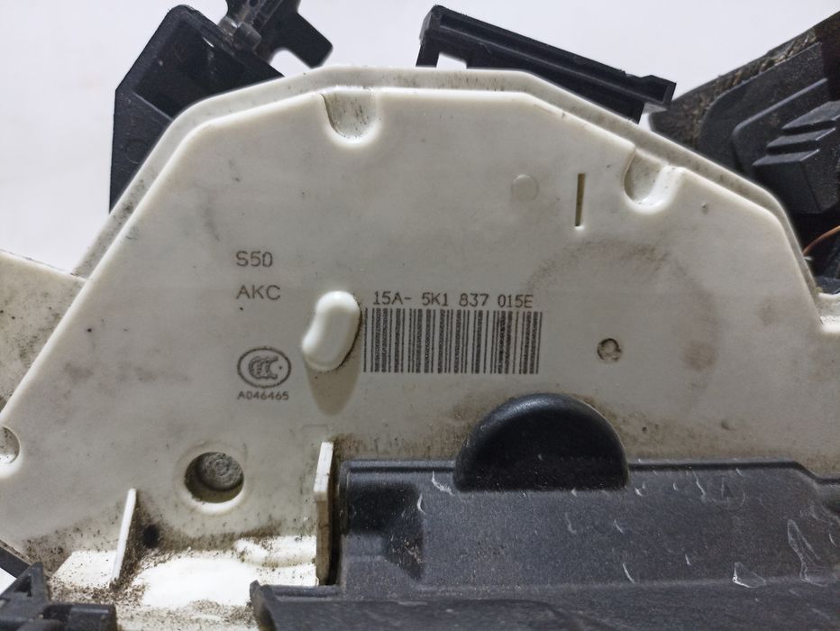 Fechadura / fecho porta frente esquerdo SEAT Leon (5F1)