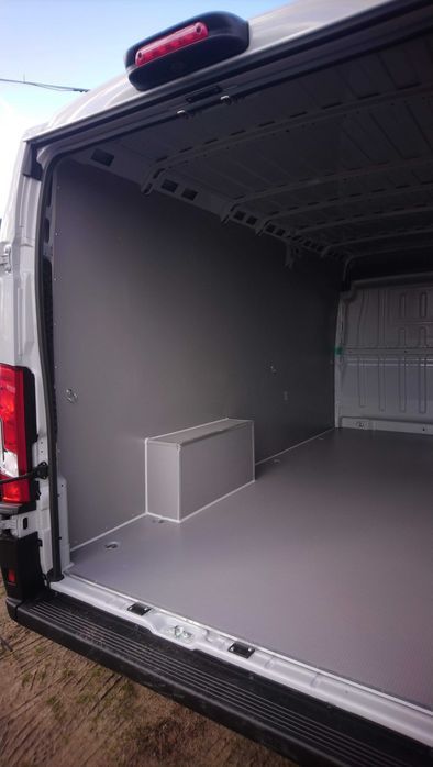 Peugeot Boxer L4H2/H3  Zabudowy samochodów dostawczych // KNAUTECH