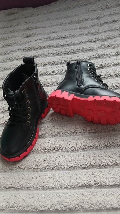 Продам ботінки для дівчинки 26 розмір