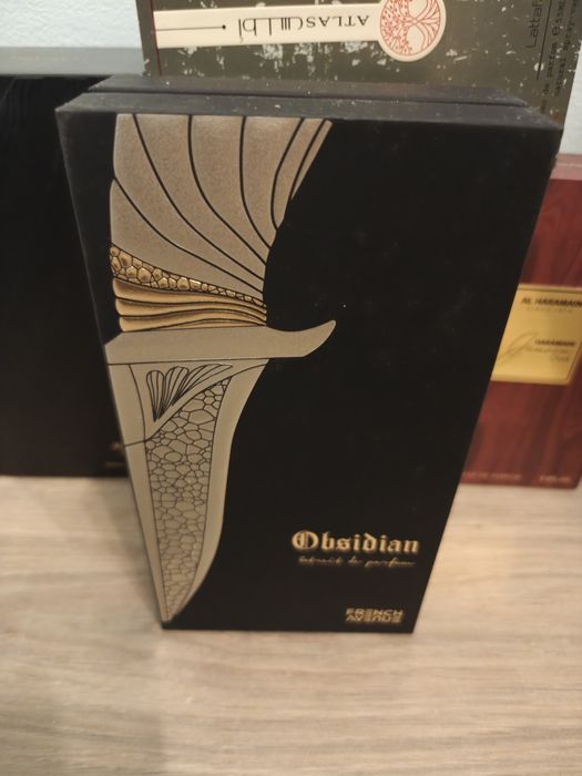 French Avenue Obsidian – Nowość 2025 | Orientalny Unikat (Tylko psik t