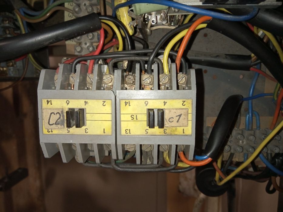 Електромонтер      .