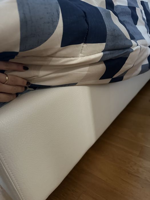 Cama (base) com cabeceira