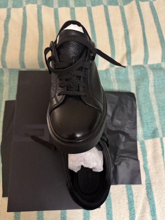 Продам новые мужские кожанные кеды