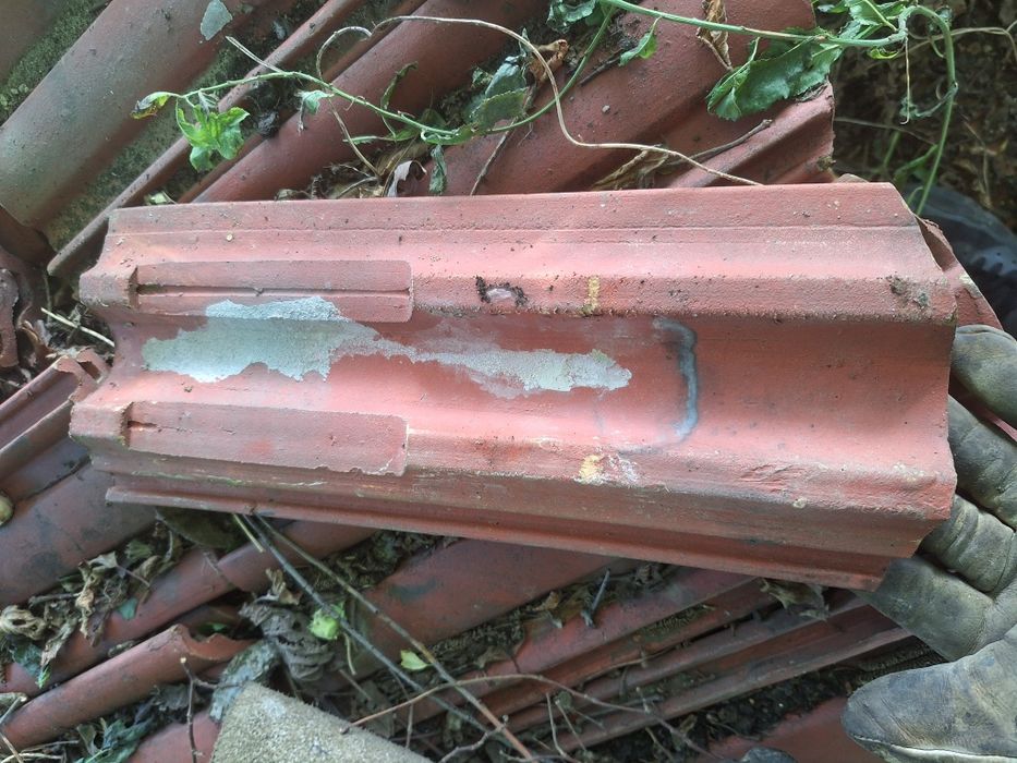Stara dachówka ceramiczna piękna