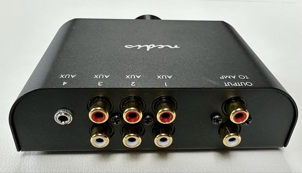 Switch audio  RCA  Nedis 1 wyjście , 3 wejścia, jack 3,5