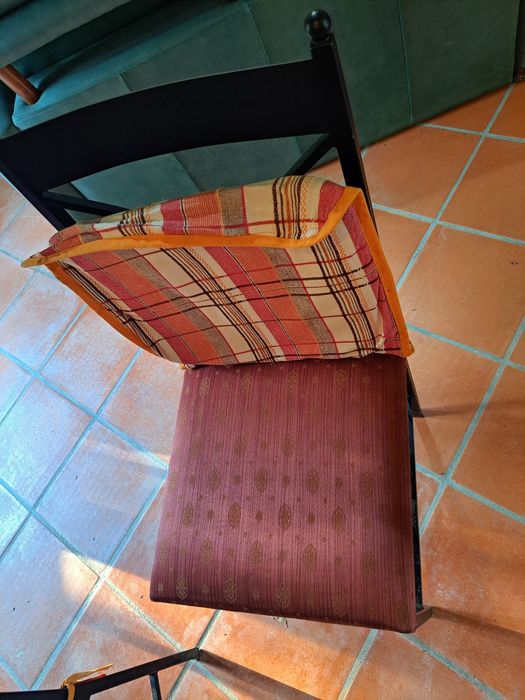 Mesa com 6 cadeiras