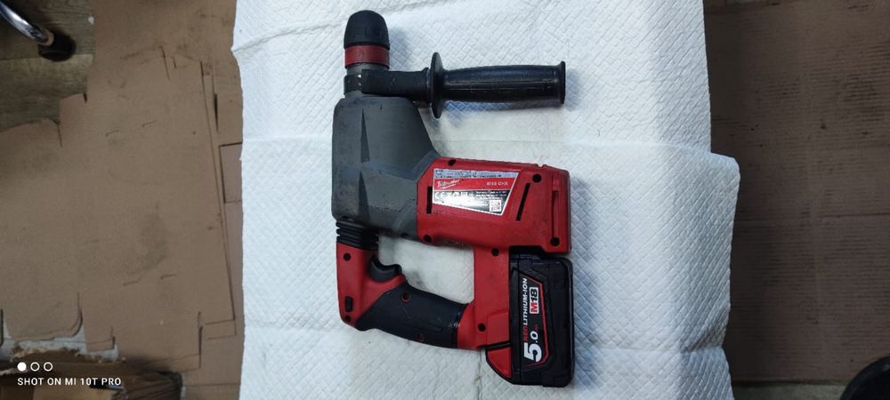 Mlotowiertarka sds Milwaukee M18 chx z baterią 5.0 Ah