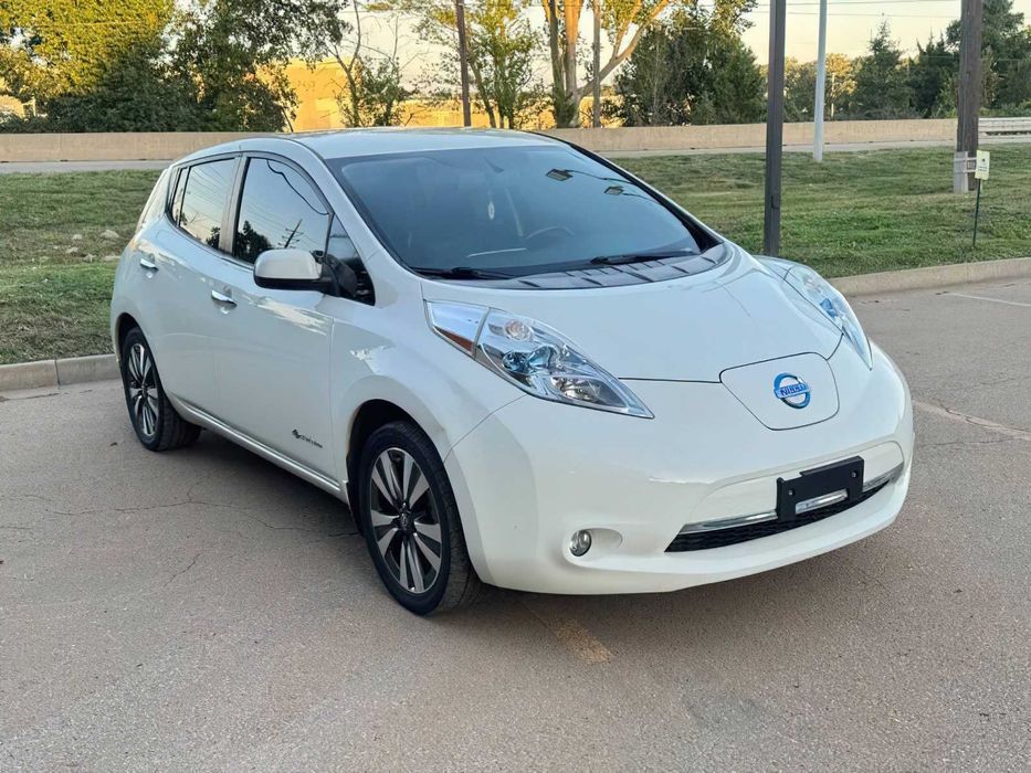 Nissan LEAF      2017