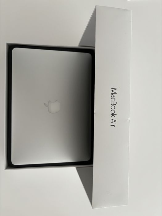 Silver MacBook Air495690643187978242