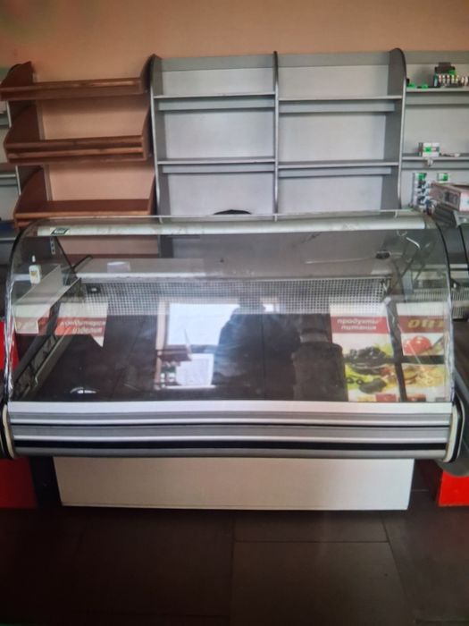 Холодильные витрины продам