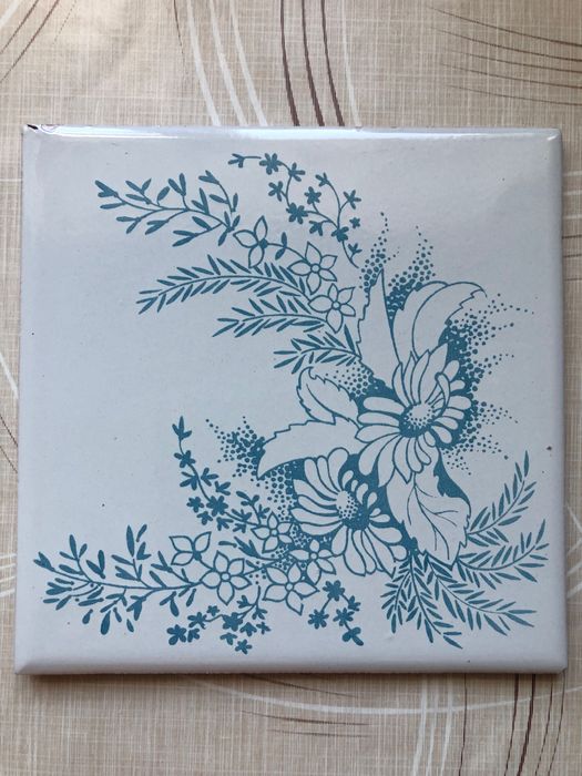 Плитка кафельна ПЕРЕСИЛАЮ