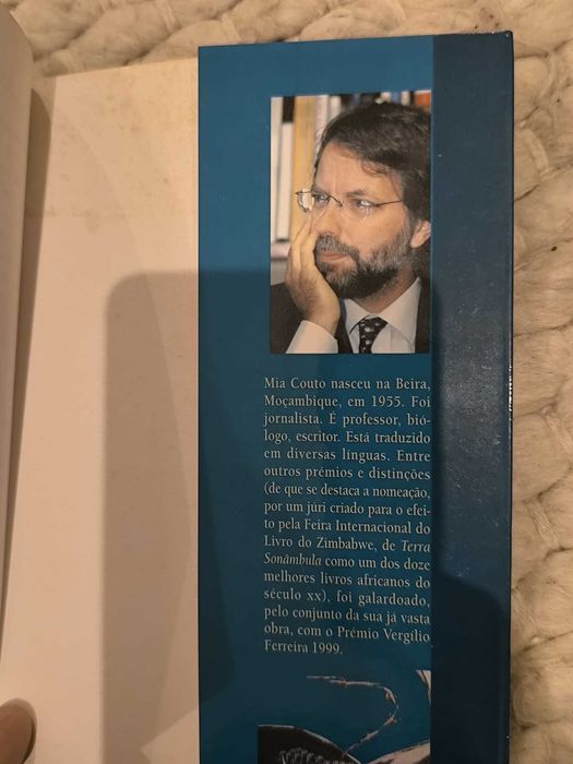 O Último Voo do Flamingo
de Mia Couto