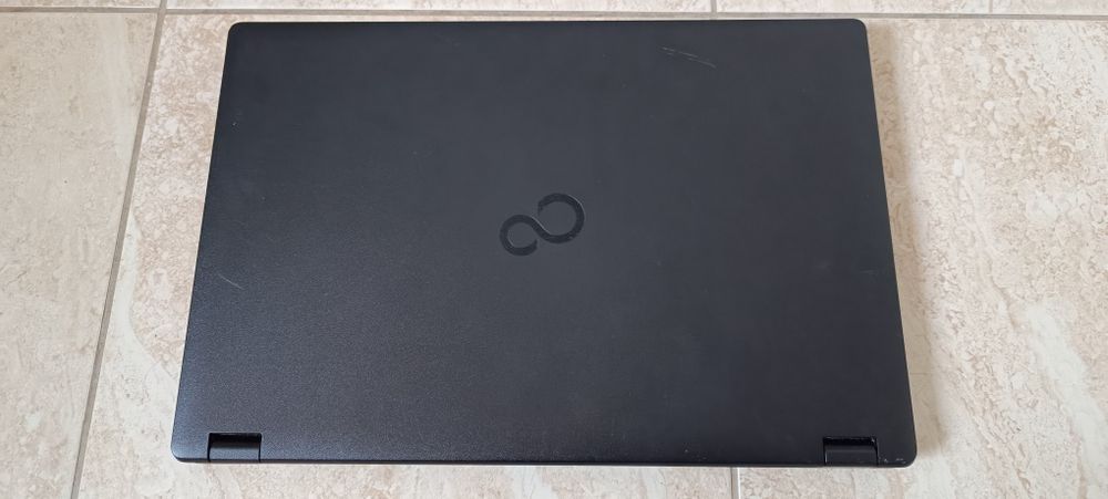Laptop Fujitsu 15 cali core i5 SSD 12GB RAMu