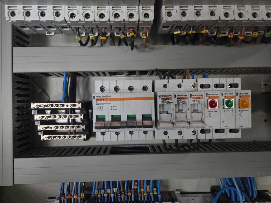 Quadro eletrico trifasico
