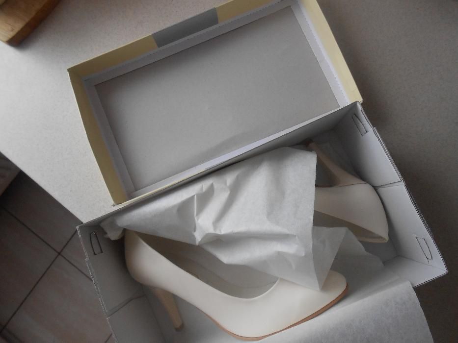 szpilki ekri rozmiar 36 NOWE