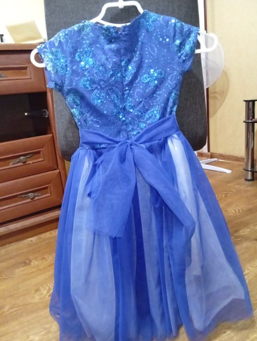 Продам платье для девочки