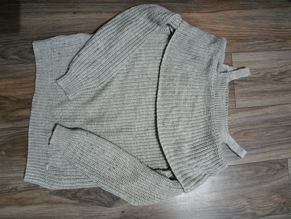 Szary sweter damski Guess