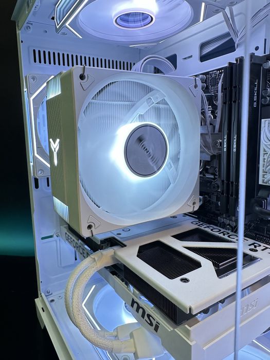 White pc r5 7500f rtx5070 b650 32 gb ddr5 ssd m2