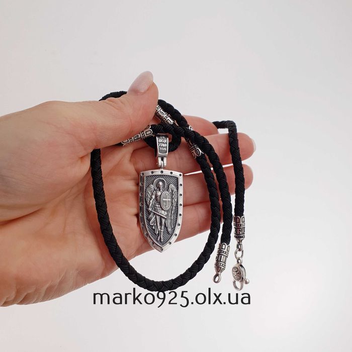 Чоловічий срібний оберіг Архангел на шовковому шнурку цепочка 4 мм 925