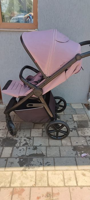 Прогулянкова коляска carrello SL