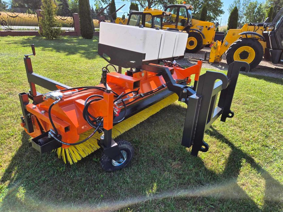 Zamiatarka do ładowarki JCB, moc. Q-fit, Fabrycznie Nowa, 2.4m szer.