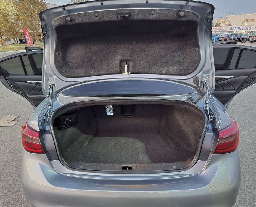 Продам infiniti Q50 в отличном состоянии