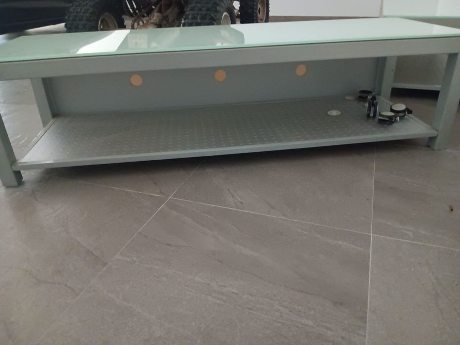 Mesa/ estante em vidro e aluminio