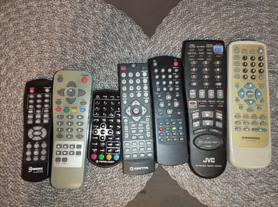 Piloty do audio wideo.