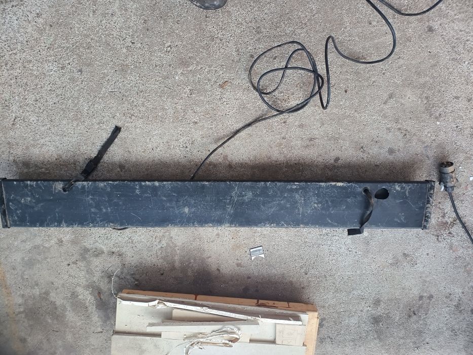 Belka oświetleniowa przyczepka