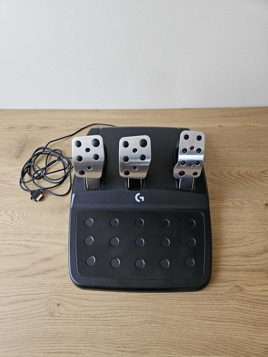 Volante Logitech G923 (PC/PS4/PS5) + Pedais