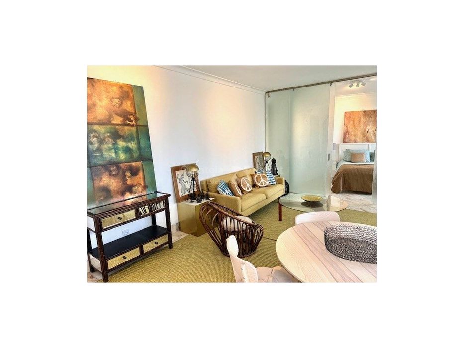 Apartamento T0 para arrendamento mobilado no Monte Estoril