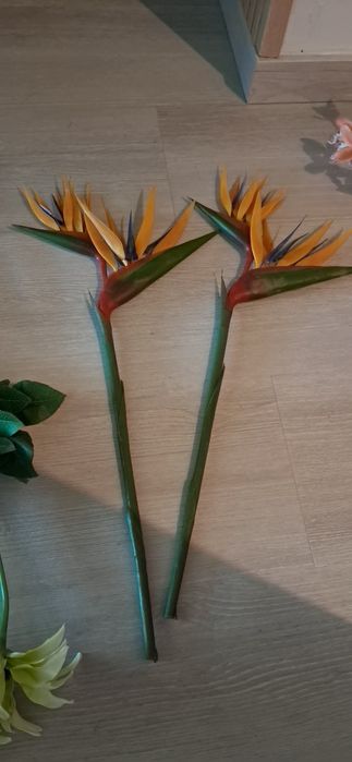Flores artificiais de muito boa qualidade