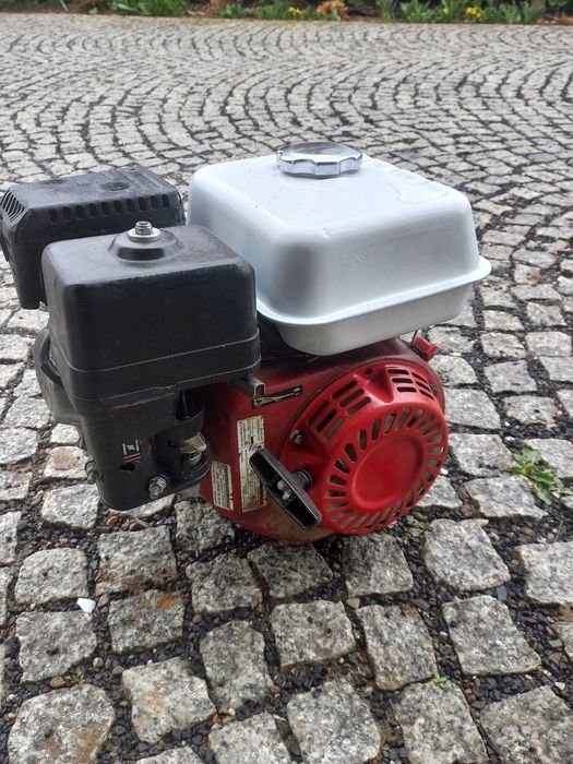 Silnik Honda 20 mm  wałek Ładny Stan !!