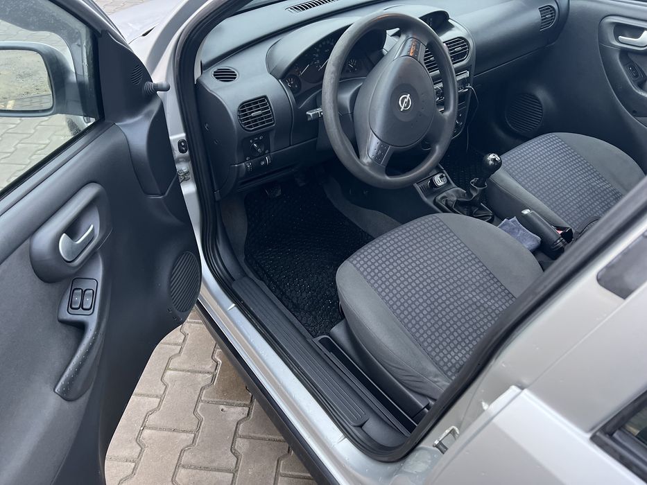 Продам Opel Corsa C 1.2МТ 2002