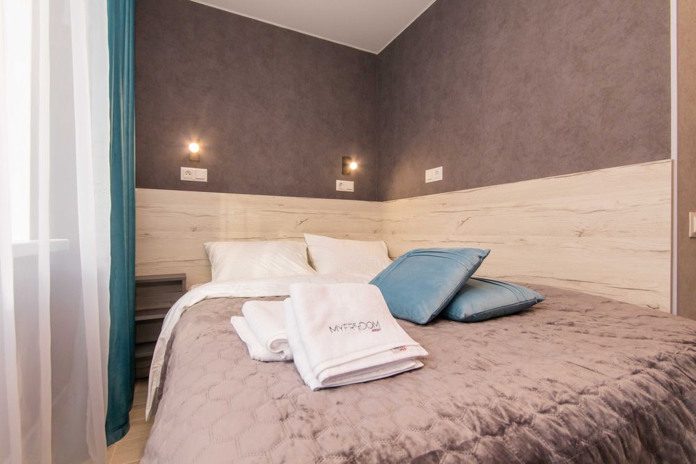 #16G4 Квартира оренда посуточно / подобово бул. Перова 16Г м Дарниця