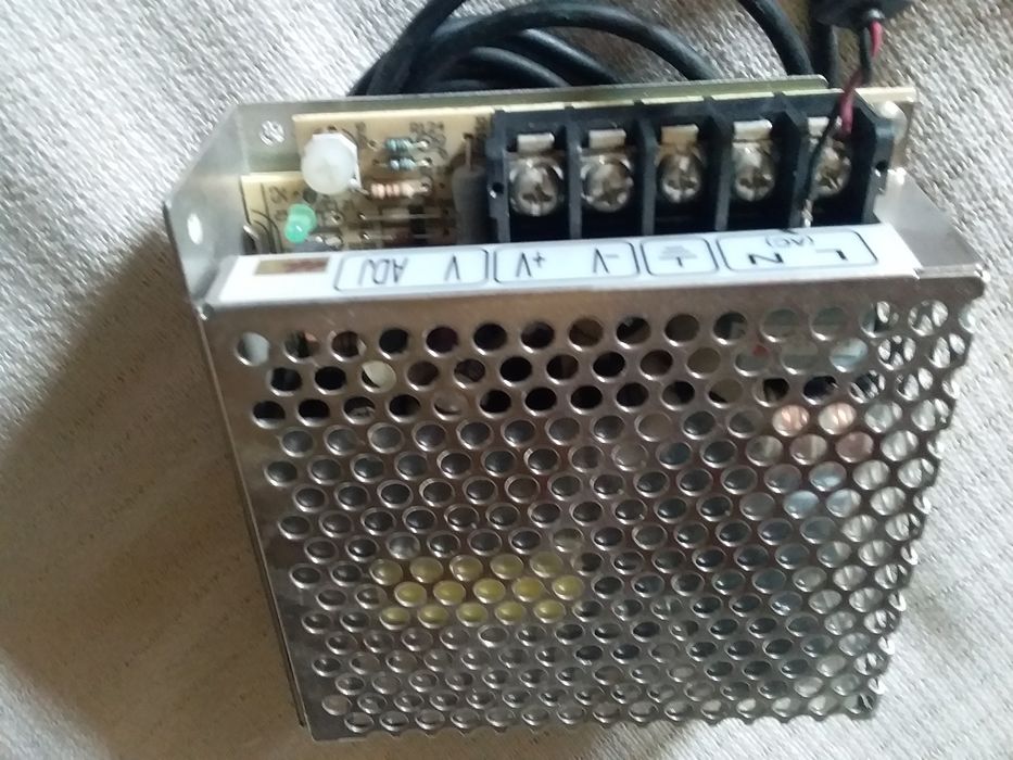 блок питания  12в 2,5а,раб.для светодиодных лент,