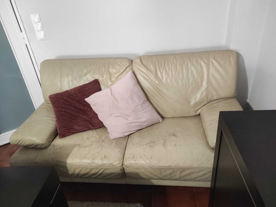 Sofá 2 Lugares em semi-pele